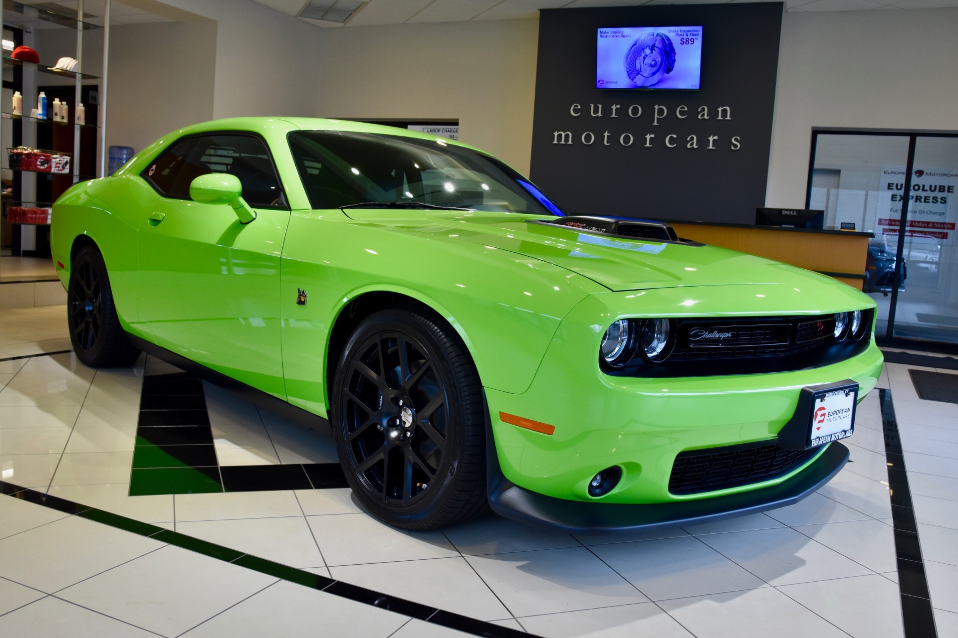 Челленджер цена в россии. 2015 Dodge Challenger r/t. Додж Челленджер 2015г. Додж Челленджер RT 2015. Dodge Challenger 2015 салон.