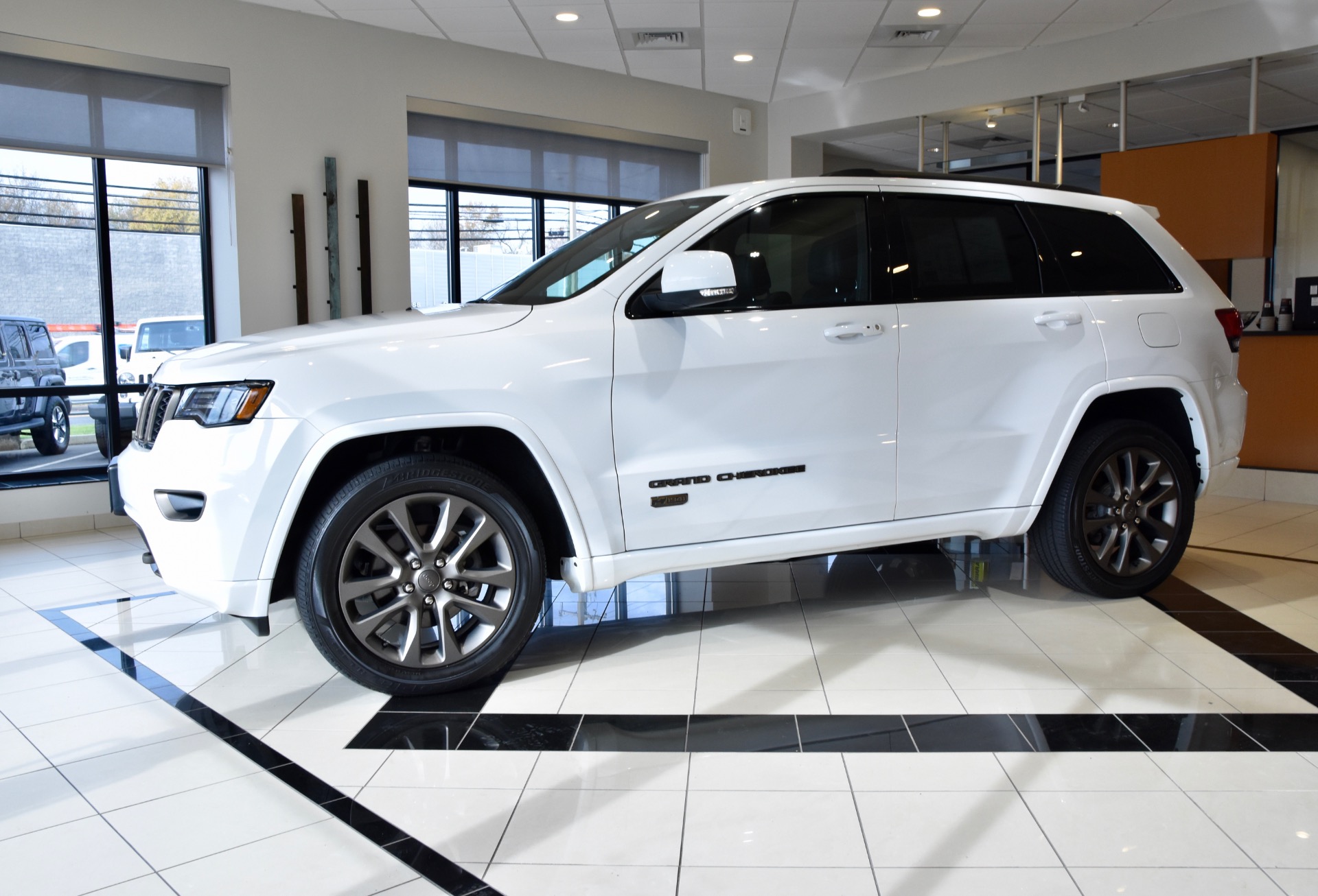 Full Fender and Mirror Kit | JEEP Grand Cherokee 75TH ANNIVERSARY EDITION 2017 Full Fender and Mirror Kit | JEEP Grand Cherokee 75TH ANNIVERSARY EDITION 2017