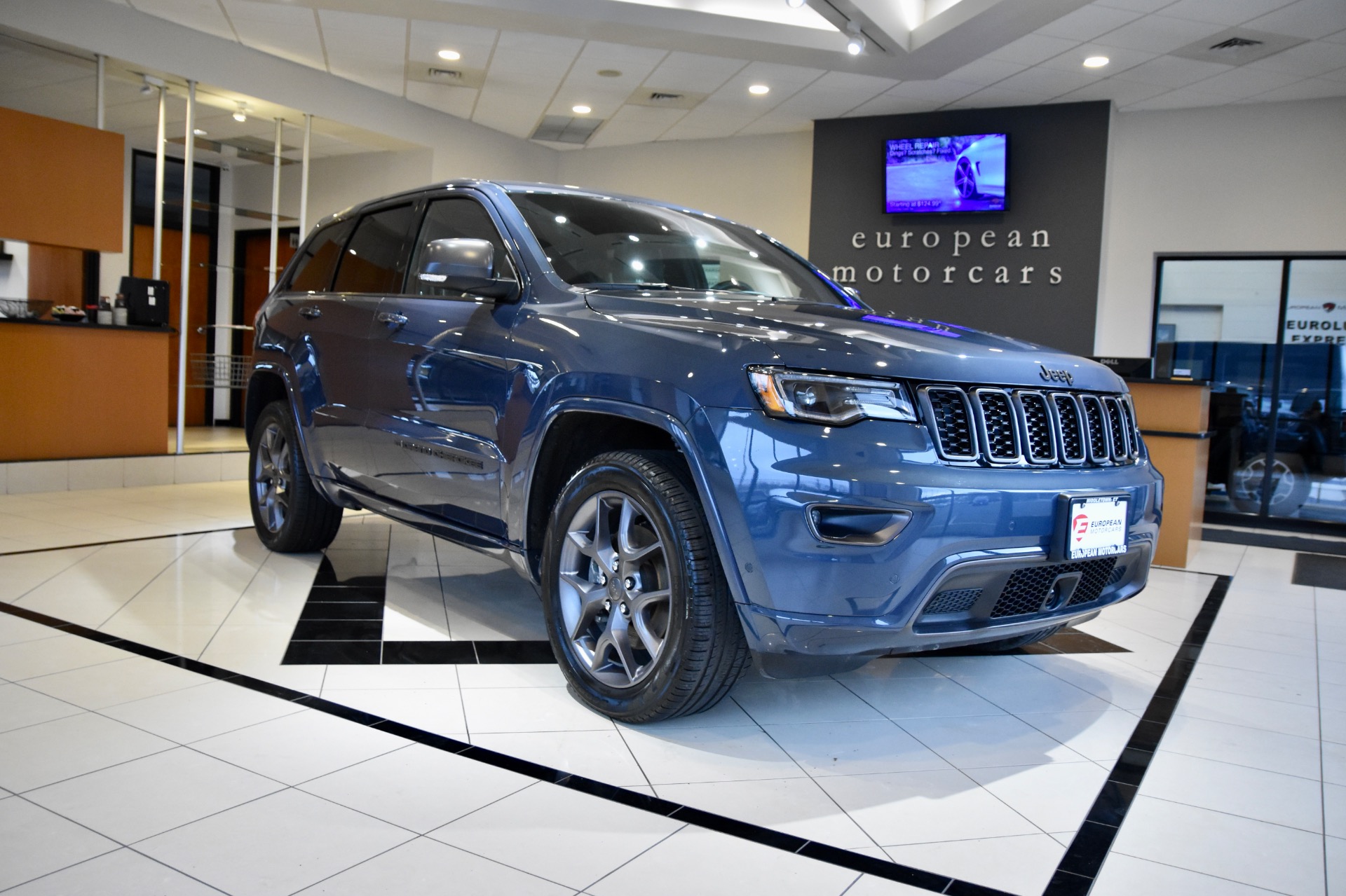 Full Hood Kit | JEEP GRAND CHEROKEE 80th ANNIVERSARY EDITION 2021 Full Hood Kit | JEEP GRAND CHEROKEE 80th ANNIVERSARY EDITION 2021