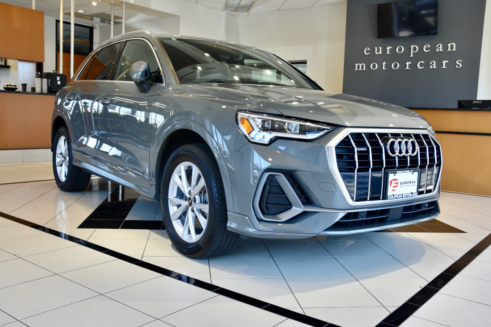 Hood & Fender + Mirrors Kit | AUDI Q3 2021 Hood & Fender + Mirrors Kit | AUDI Q3 2021