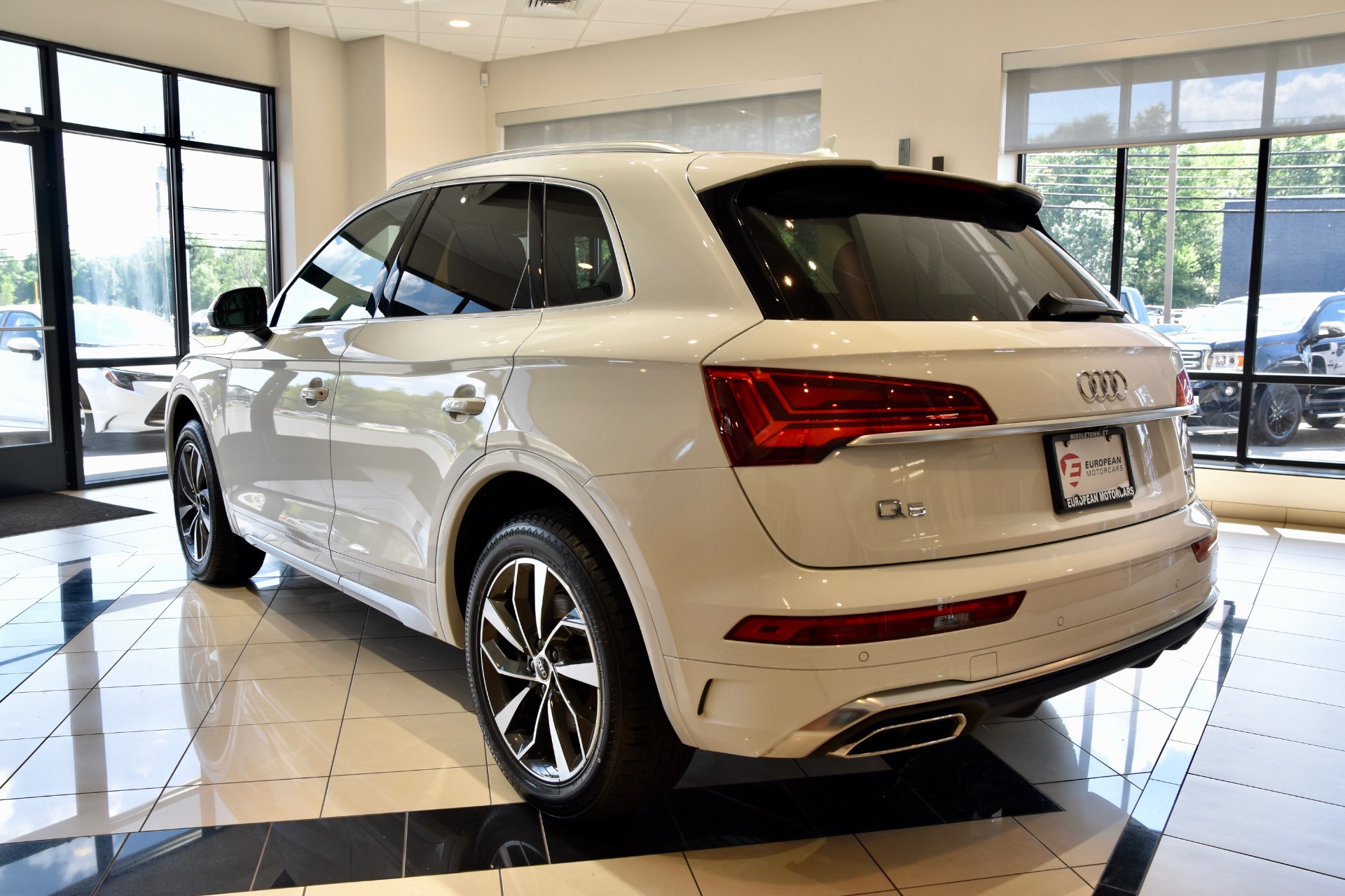 Full Hood & Fender + Mirror Kit | AUDI Q5 S-LINE 2019 Full Hood & Fender + Mirror Kit | AUDI Q5 S-LINE 2019