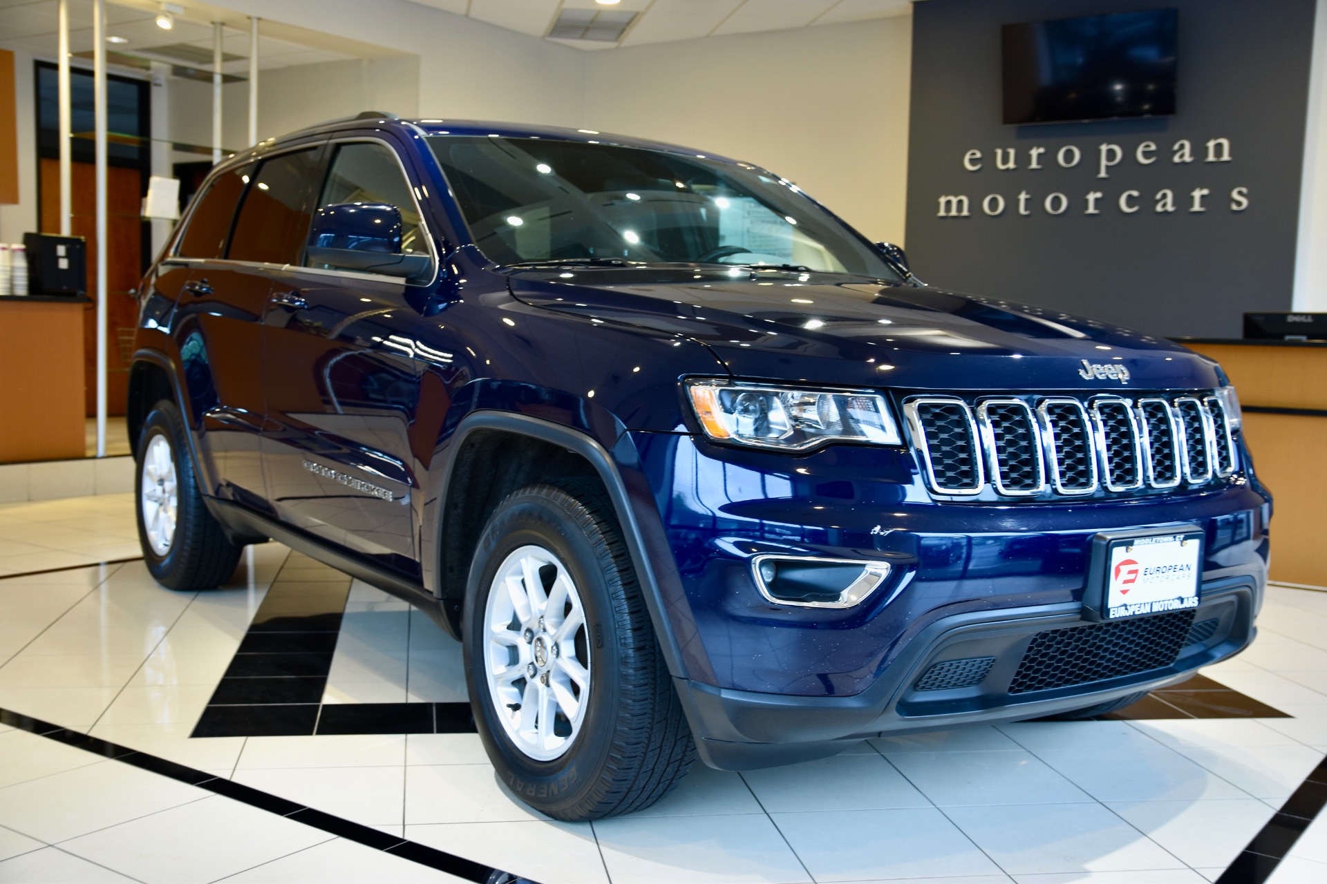 2018 Jeep Grand Cherokee Laredo: Unmatched Performance