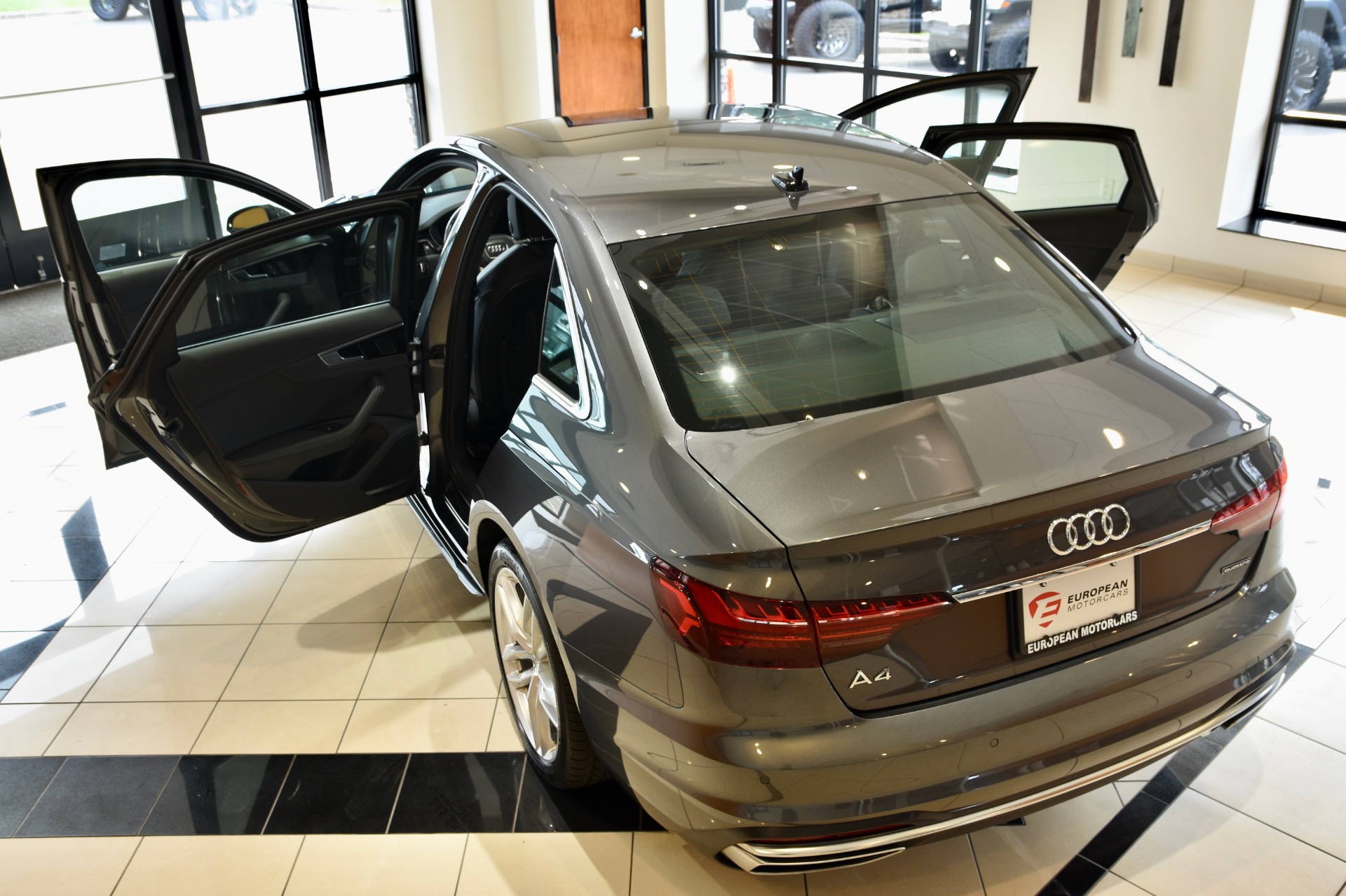 Door and Right Side Rear Fender Kit | AUDI A4 2023